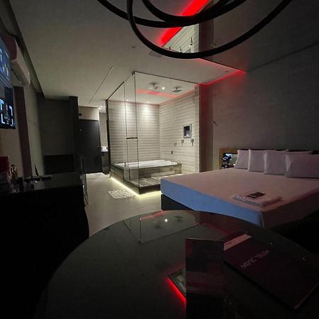 Motel Dubai Bh (Adults Only) เบโลโอรีซอนชี ภายนอก รูปภาพ