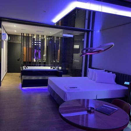 Motel Dubai Bh (Adults Only) เบโลโอรีซอนชี ภายนอก รูปภาพ