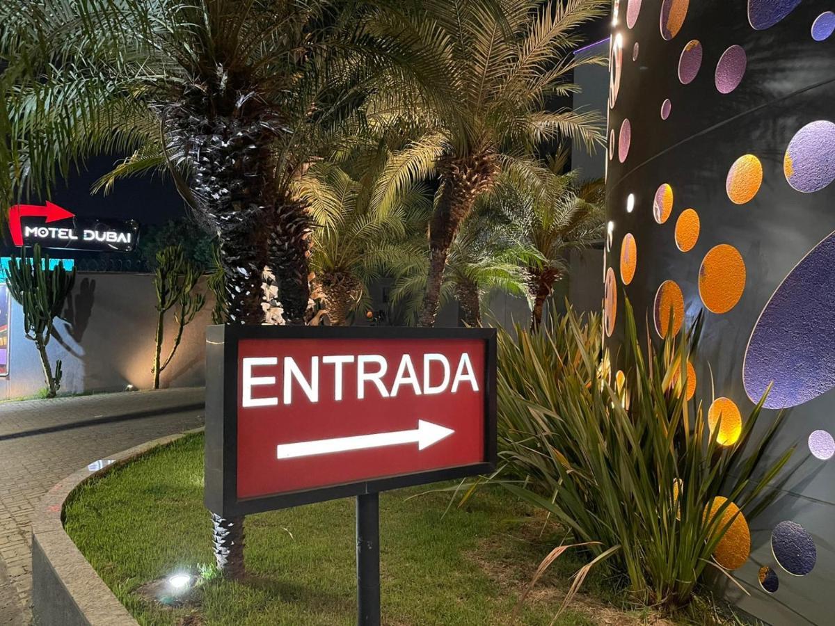 Motel Dubai Bh (Adults Only) เบโลโอรีซอนชี ภายนอก รูปภาพ