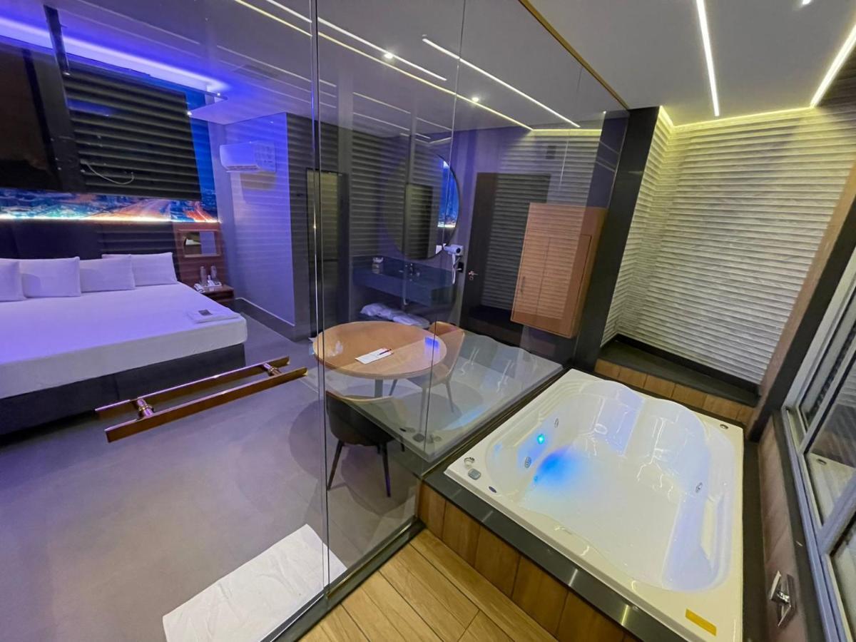 Motel Dubai Bh (Adults Only) เบโลโอรีซอนชี ภายนอก รูปภาพ