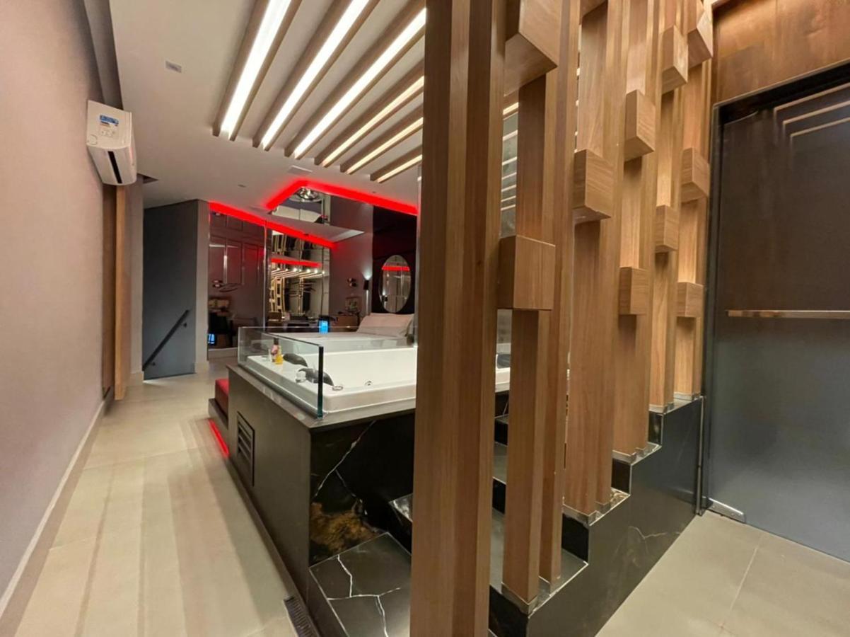 Motel Dubai Bh (Adults Only) เบโลโอรีซอนชี ภายนอก รูปภาพ