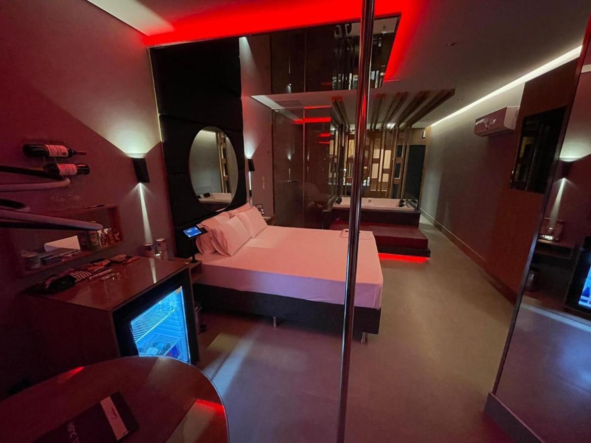 Motel Dubai Bh (Adults Only) เบโลโอรีซอนชี ภายนอก รูปภาพ