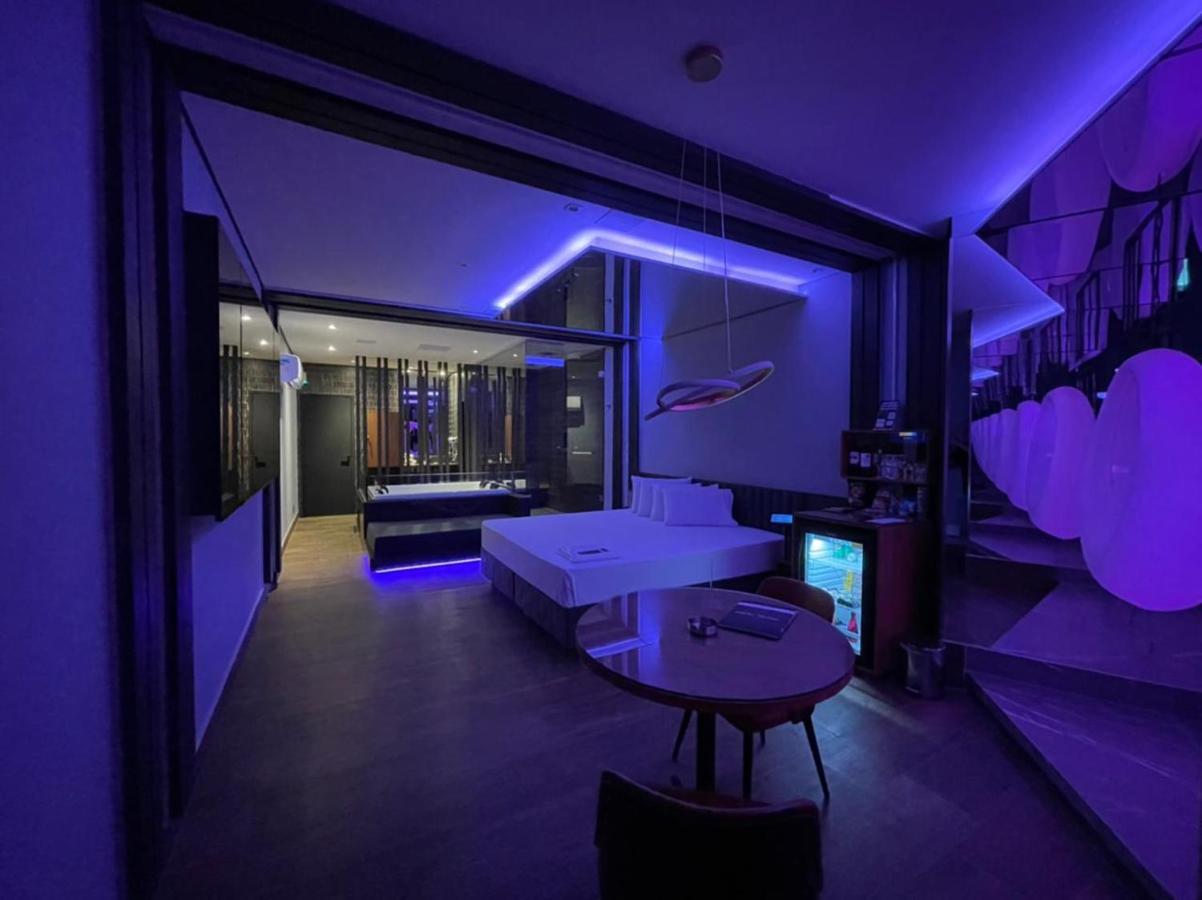 Motel Dubai Bh (Adults Only) เบโลโอรีซอนชี ภายนอก รูปภาพ