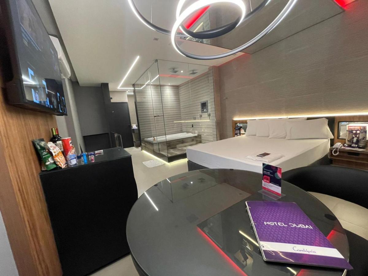 Motel Dubai Bh (Adults Only) เบโลโอรีซอนชี ภายนอก รูปภาพ