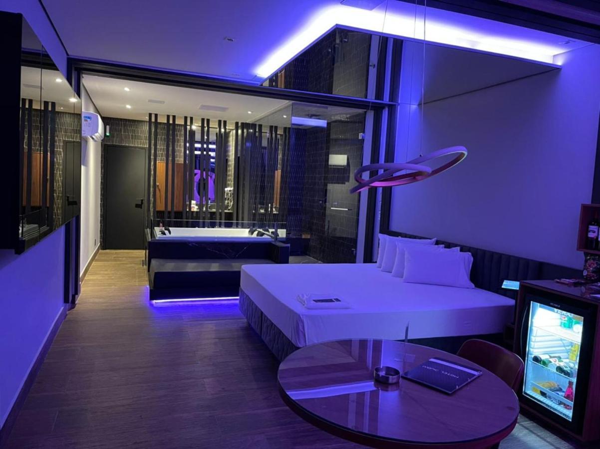 Motel Dubai Bh (Adults Only) เบโลโอรีซอนชี ภายนอก รูปภาพ