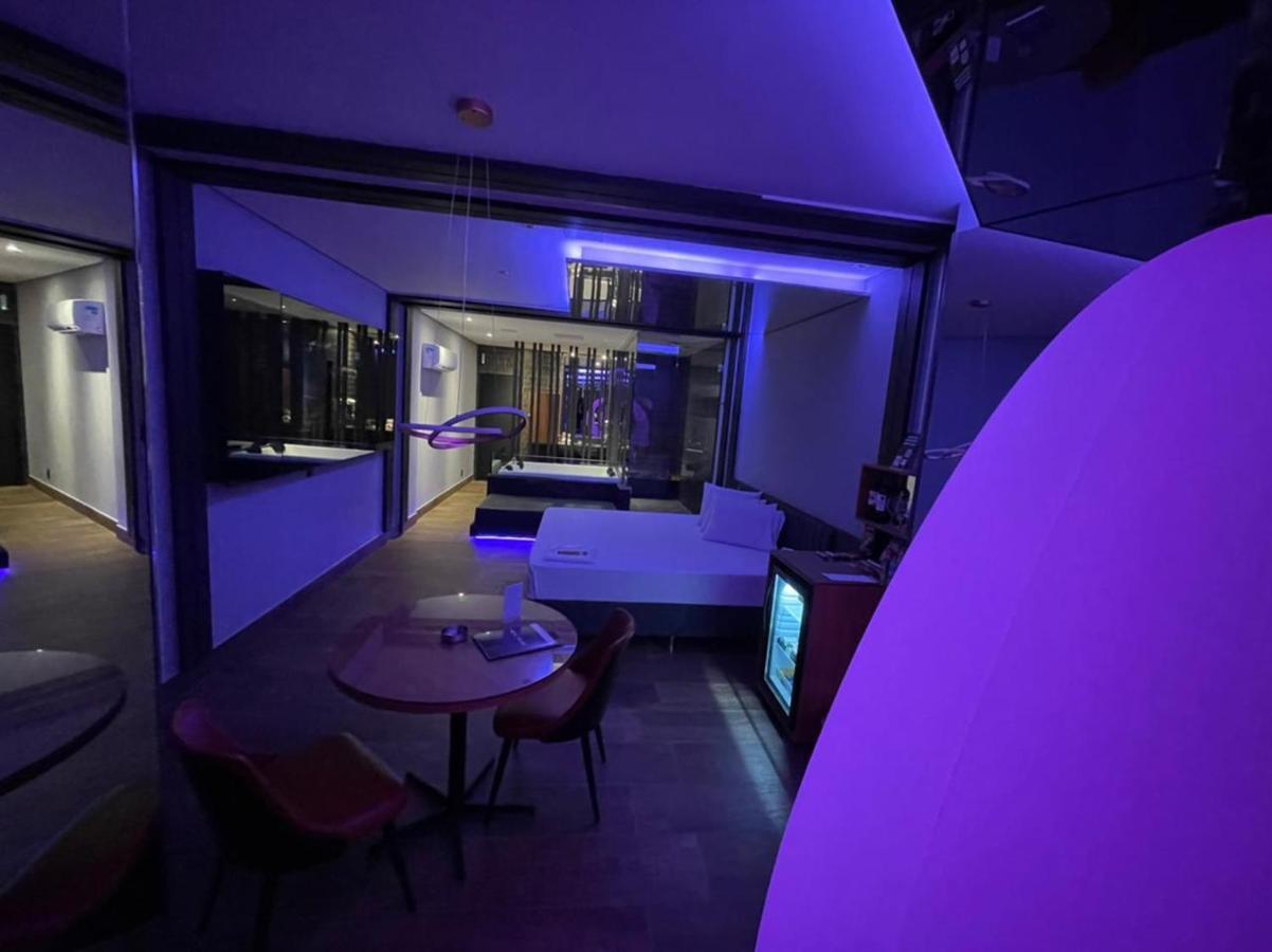 Motel Dubai Bh (Adults Only) เบโลโอรีซอนชี ภายนอก รูปภาพ
