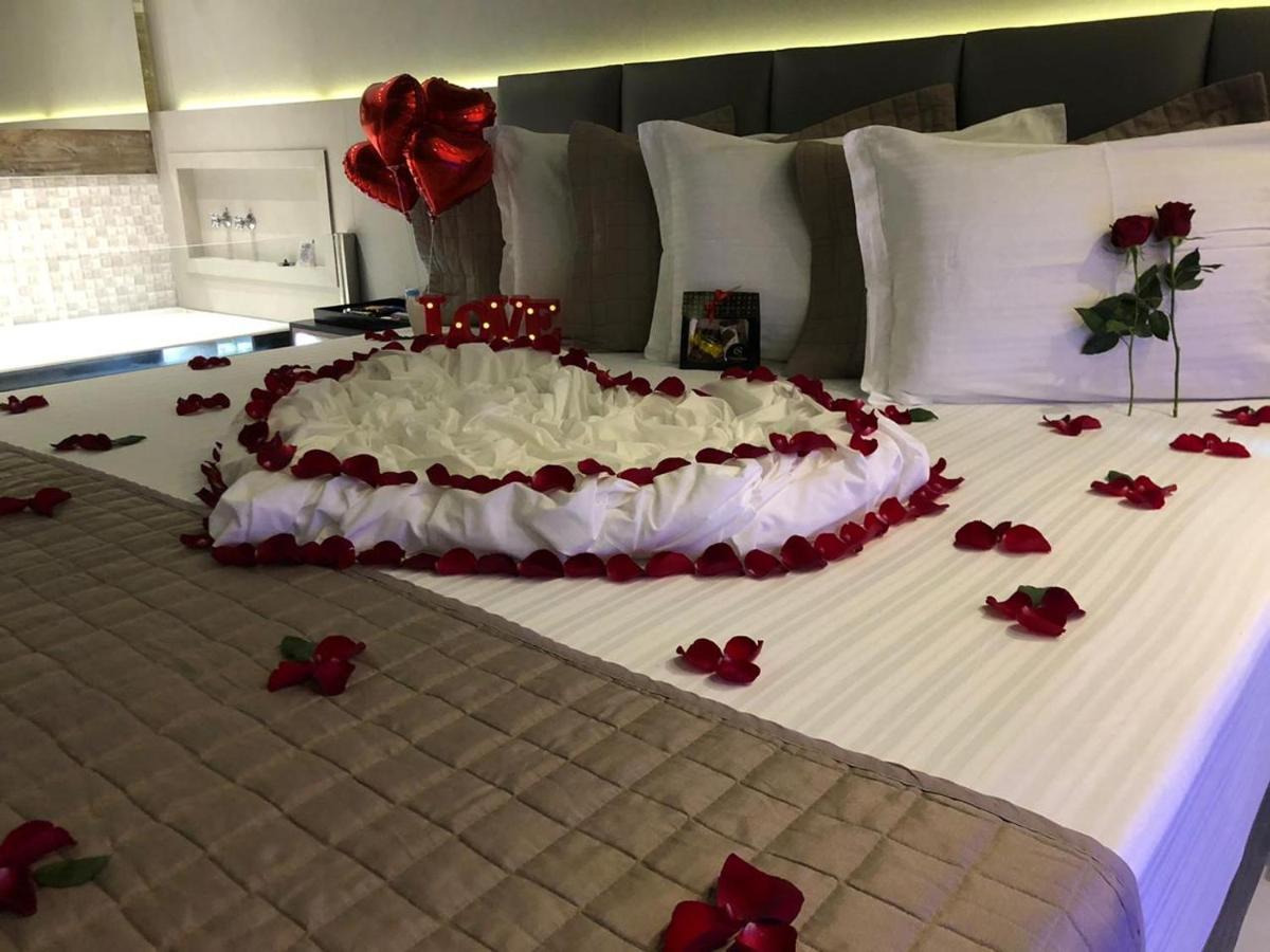 Motel Dubai Bh (Adults Only) เบโลโอรีซอนชี ภายนอก รูปภาพ